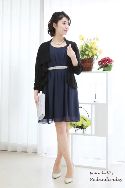 ブラックの七分袖ボレロ