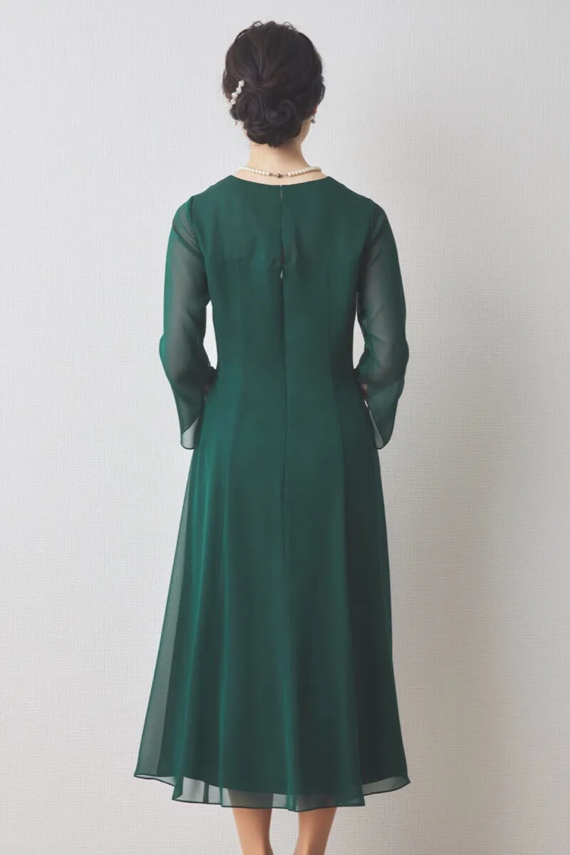 グリーンのラメ刺繍シフォン切替ドレス [ 店頭販売価格 56,100円 ]