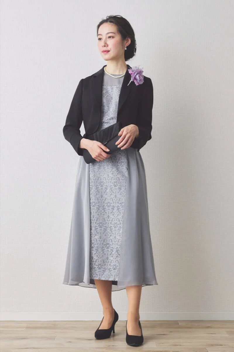 シルバーのラメ刺繍シフォン切替ロングドレス [ 店頭販売価格 56,100円 ]
