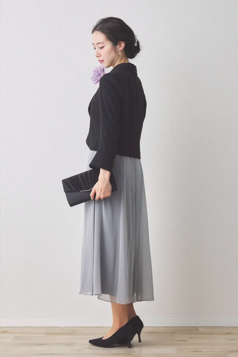 シルバーのラメ刺繍シフォン切替ロングドレス [ 店頭販売価格 56,100円 ]