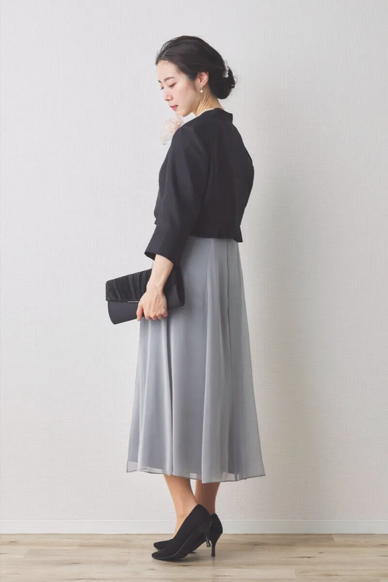 シルバーのラメ刺繍シフォン切替ロングドレス [ 店頭販売価格 56,100円 ]