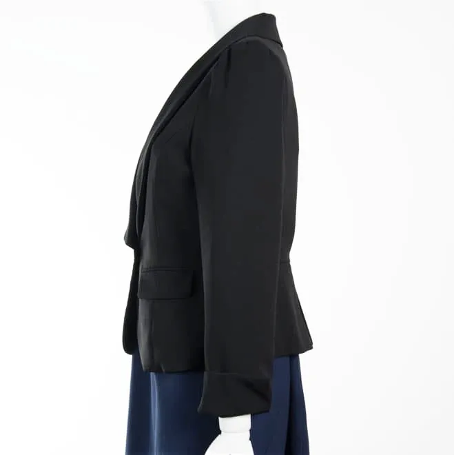 ブラックの長袖ジャケット