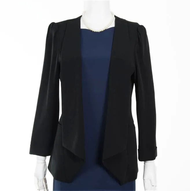 ブラックの前下がり長袖ジャケット