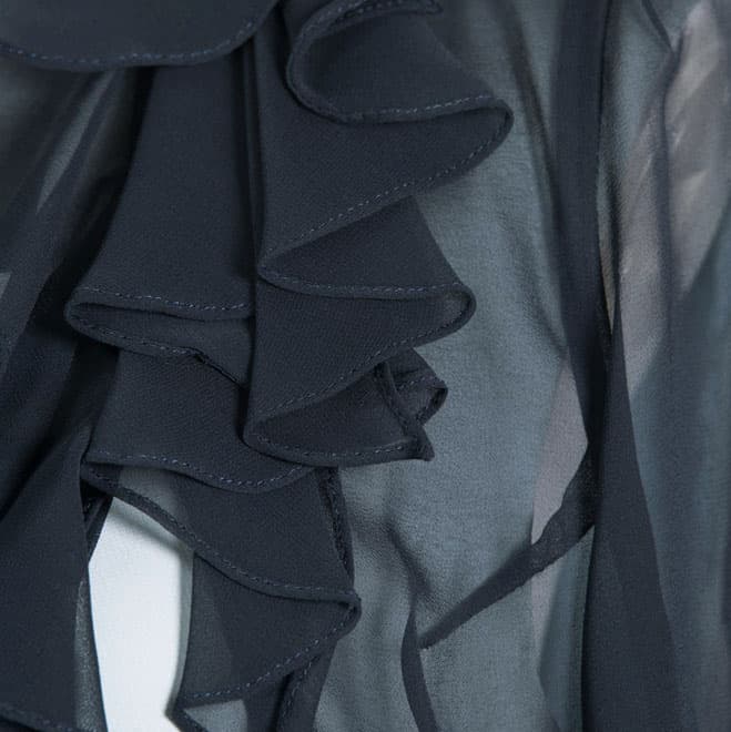 ネイビーのアシンメトリー襟フリルボレロ