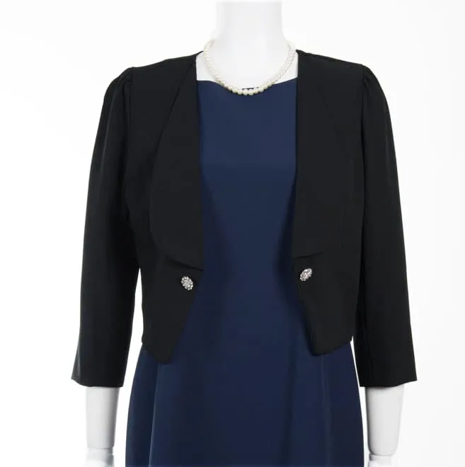 ブラックのラインストーンボタンジャケット