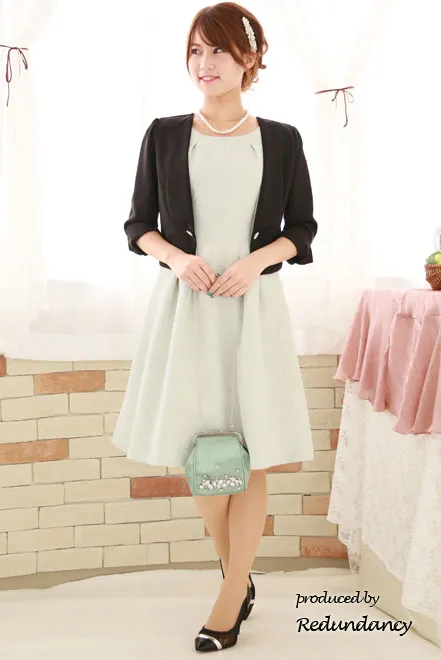 ブラックのラインストーンボタンジャケット