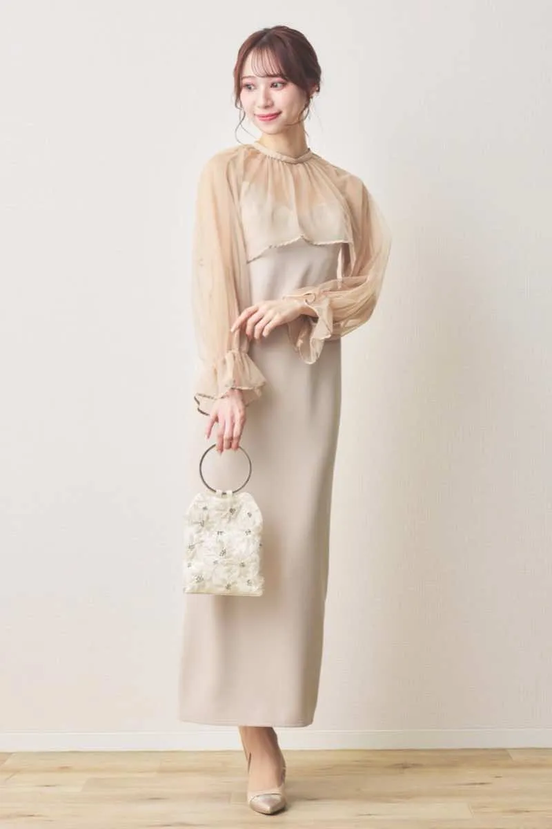 ベージュのチュールトップスレイヤードドレス