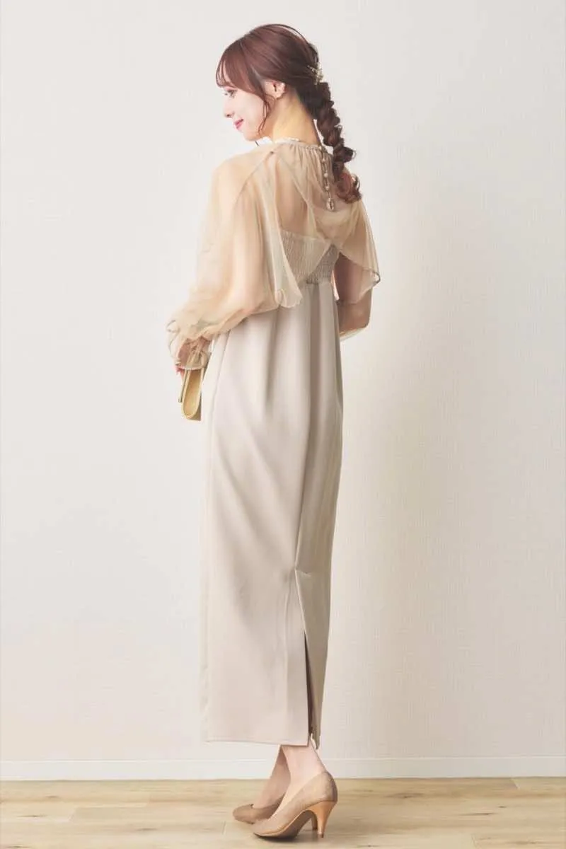 ベージュのチュールトップスレイヤードドレス