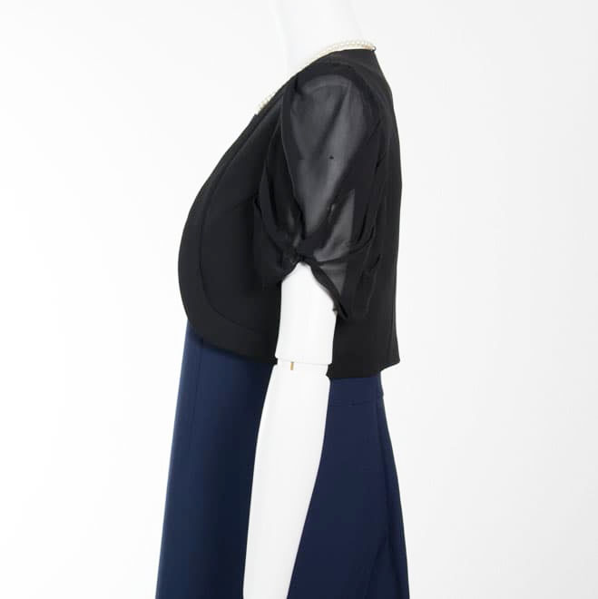 ブラックのジャケット風シンプルボレロ