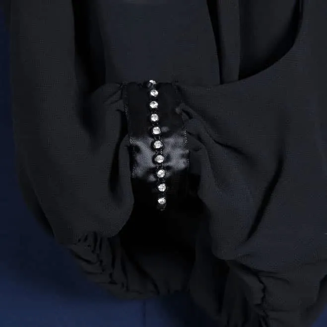 ブラックの袖ラインストーンボレロ