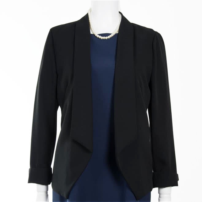 ブラックのシンプル長袖ジャケット