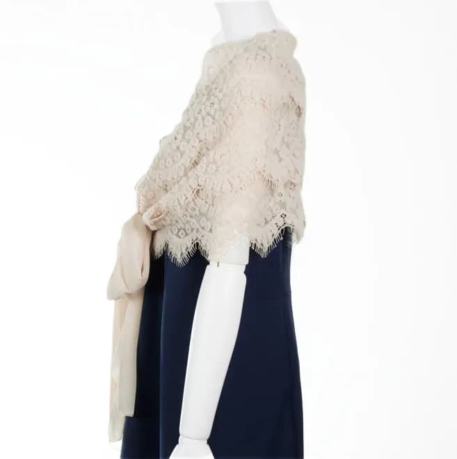 ピンクベージュのもこもこレースストール