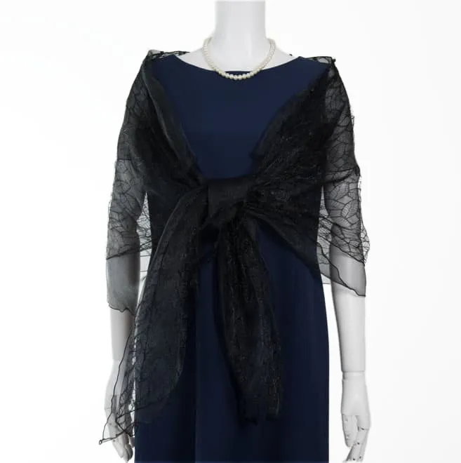 ブラックのリーフ柄二重ストール