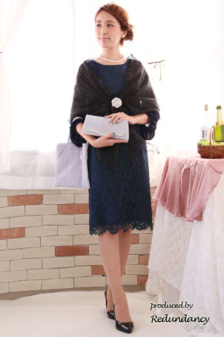 ブラックのリーフ柄二重ストール