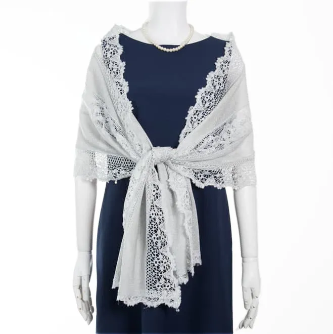 シルバーのラメと刺繍レースのストール