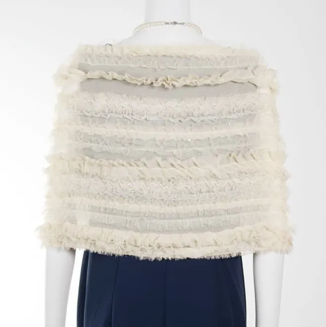 ライトベージュのスパンコール付フリルストール