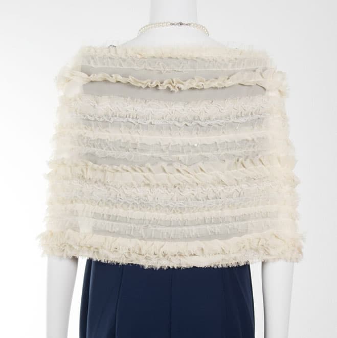 ライトベージュのスパンコール付フリルストール