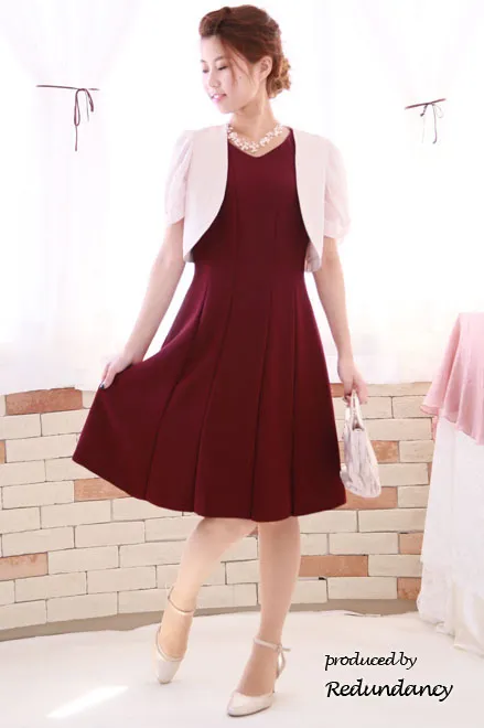 ライトベージュのジャケット風シンプルボレロ