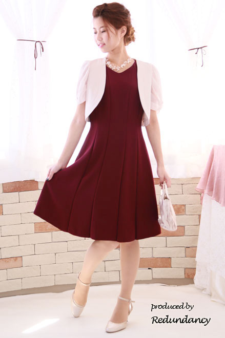 ライトベージュのジャケット風シンプルボレロ