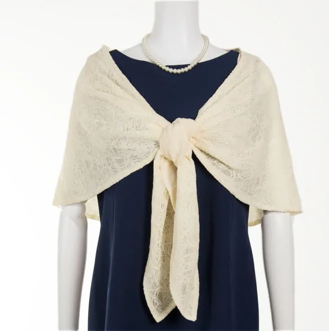 ベージュの総レース袖付きストール