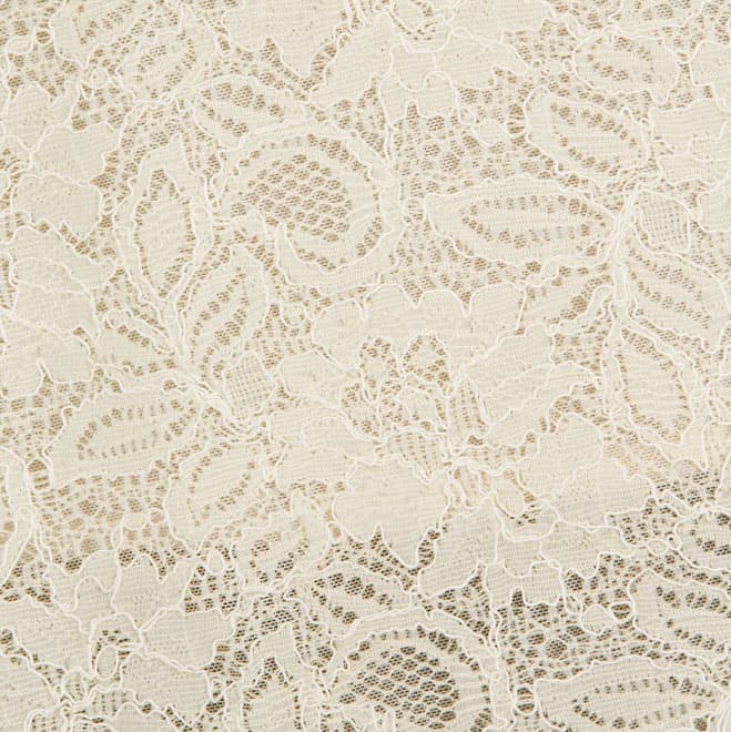 ベージュの総レース袖付きストール