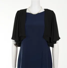 黒のシンプル五分袖ボレロ