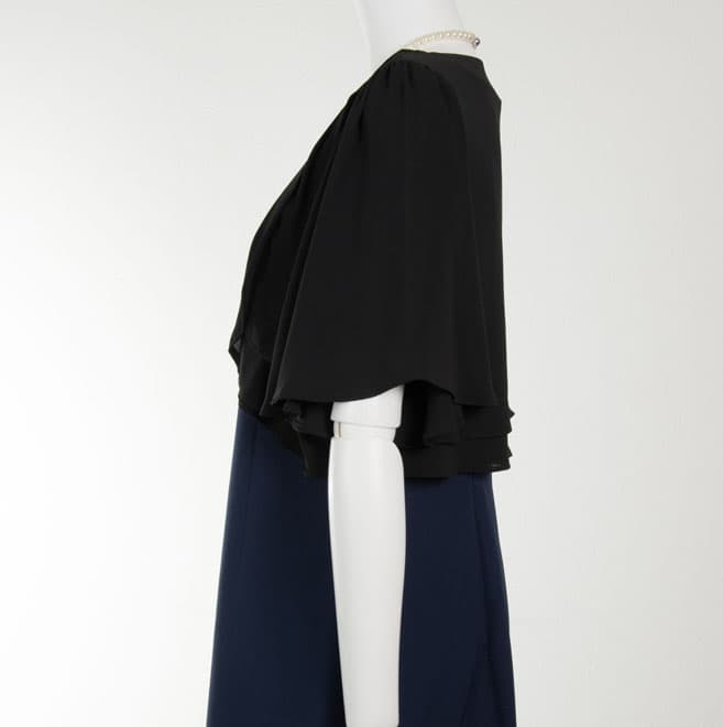 ブラックのシンプル五分袖ボレロ