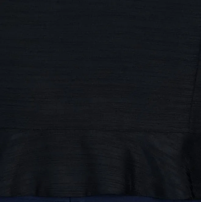 ブラックの裾フリル七分袖ボレロ