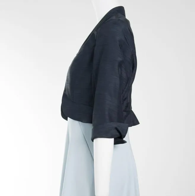 ネイビーの裾フリル七分袖ボレロ