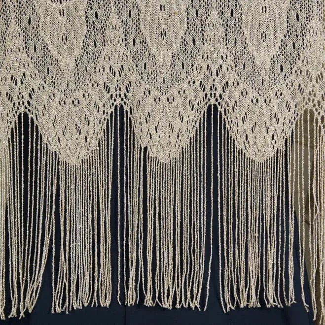 ゴールドのラメレースストール