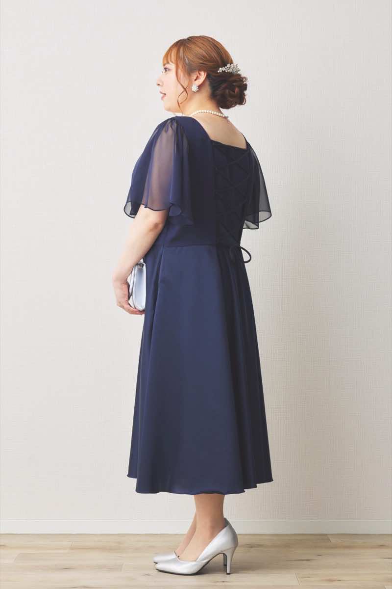 ネイビーのシフォン袖フィットアンドフレアドレス