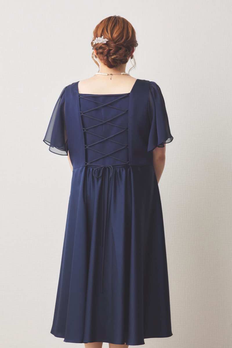 ネイビーのシフォン袖フィットアンドフレアドレス