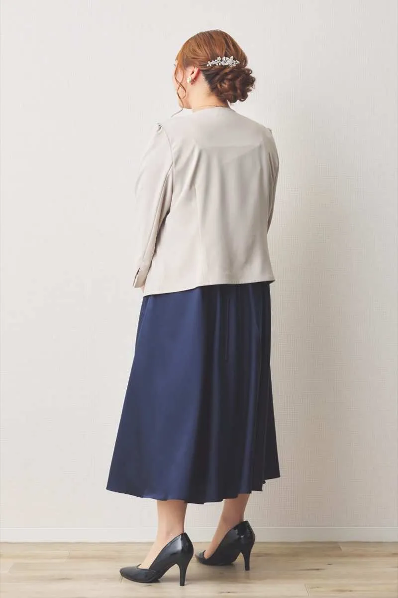 ネイビーのシフォン袖フィットアンドフレアドレス