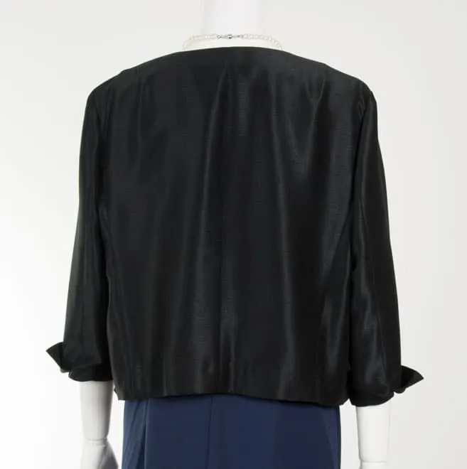 ブラックのノーカラージャケット