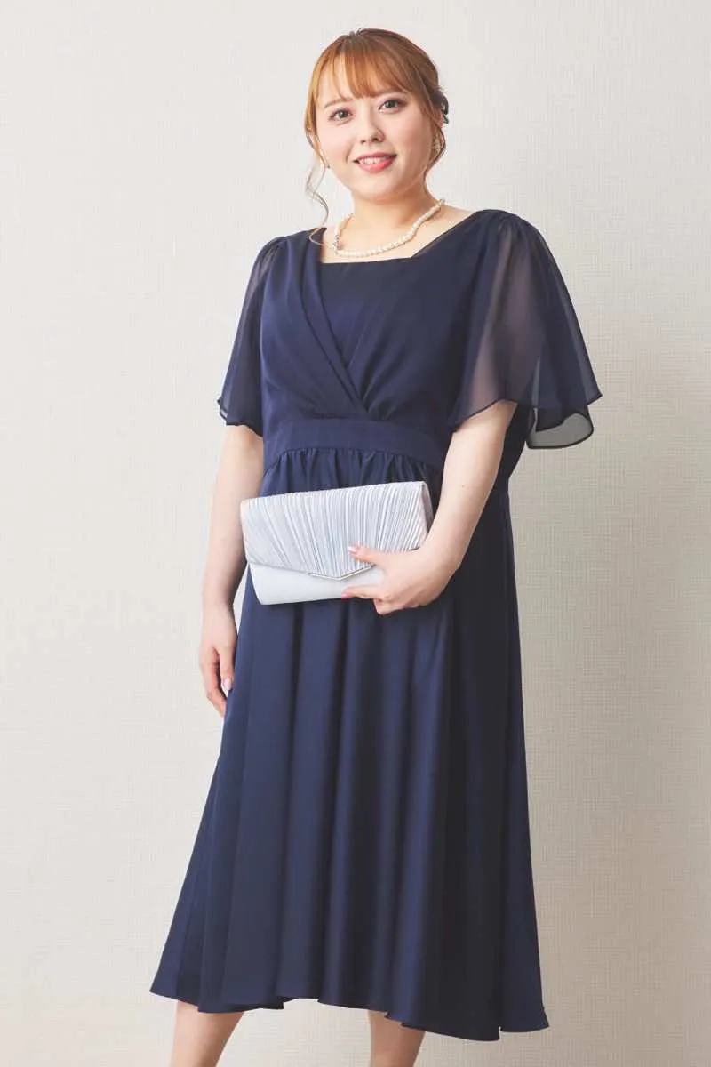 ネイビーのシフォン袖フィットアンドフレアドレス