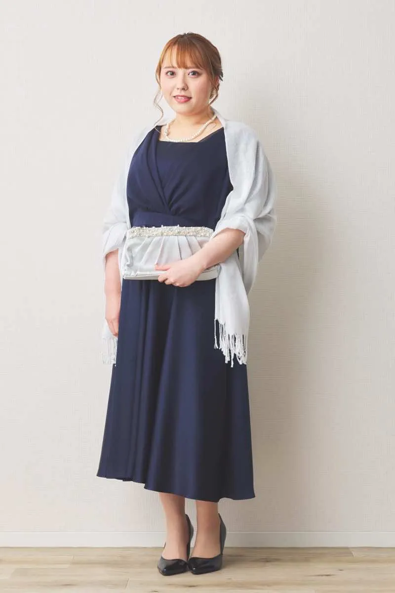 ネイビーのシフォン袖フィットアンドフレアドレス