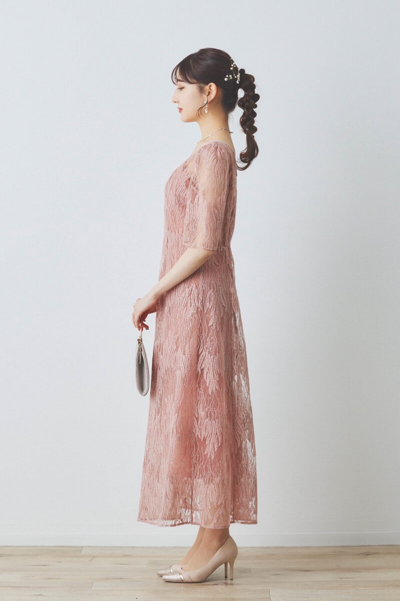 サーモンピンクのスパンコールアネモネドレス