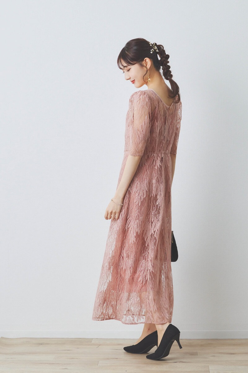 サーモンピンクのスパンコールアネモネドレス