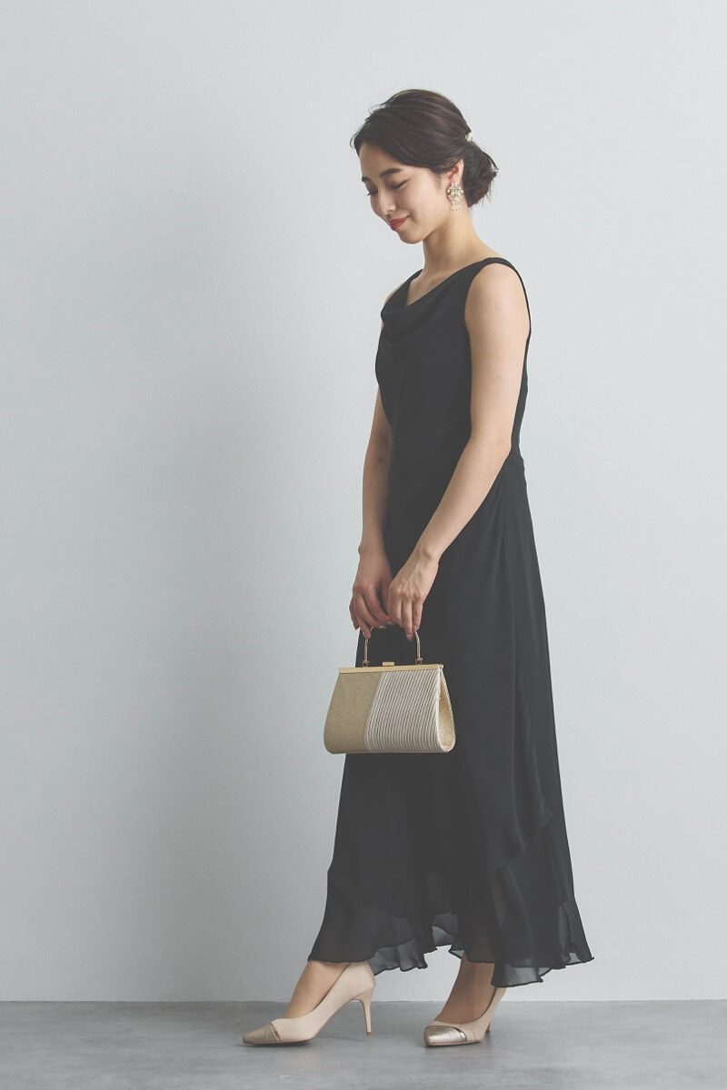 ブラックのシフォンドレープロングドレス [ 店頭販売価格 37,000円 ]