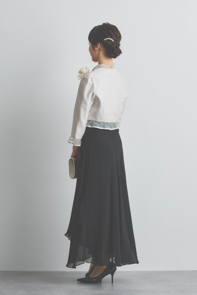 ブラックのシフォンドレープロングドレス [ 店頭販売価格 37,000円 ]