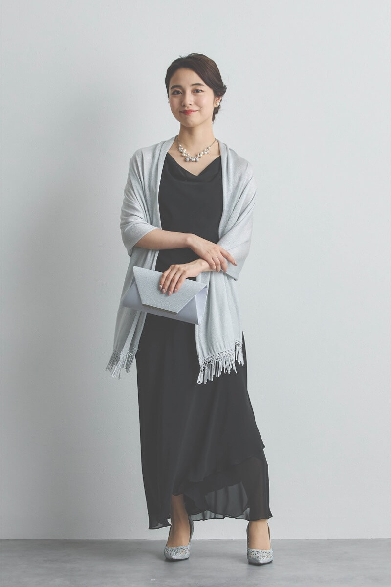 ブラックのシフォンドレープロングドレス [ 店頭販売価格 37,000円 ]