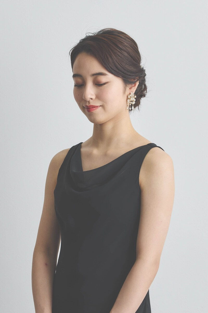 ブラックのシフォンドレープロングドレス [ 店頭販売価格 37,000円 ]