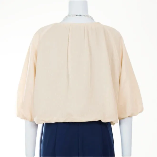 ベージュの胸元ビジューボレロ(ホック付)