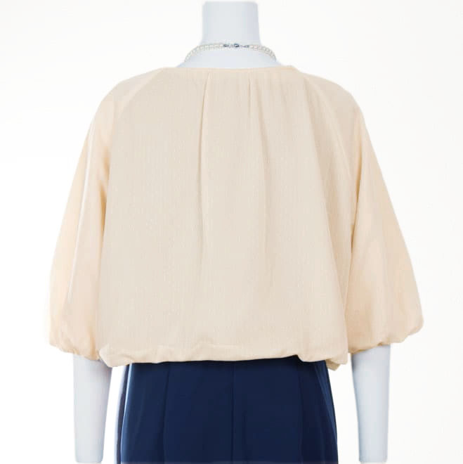 ベージュの胸元ビジューボレロ(ホック付)