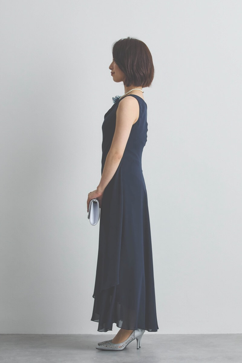 ネイビーのシフォンドレープロングドレス [ 店頭販売価格 42,900円 ]