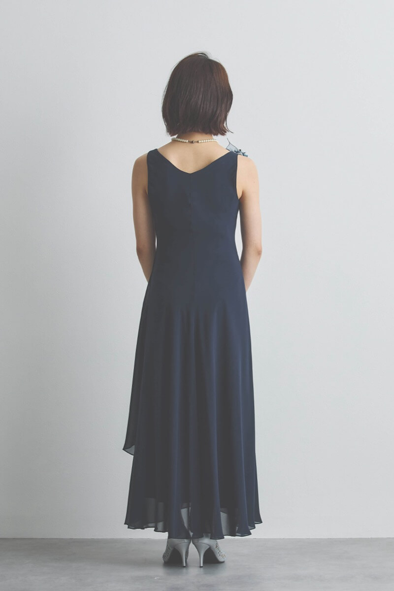 ネイビーのシフォンドレープロングドレス [ 店頭販売価格 42,900円 ]
