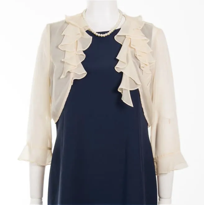 ライトベージュのアシンメトリ-襟フリルボレロ