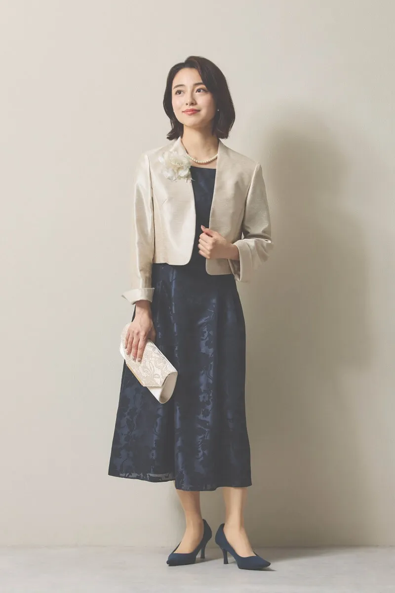 ネイビーのシフォンスリーブ花模様ドレス [ 店頭販売価格 42,900円 ]