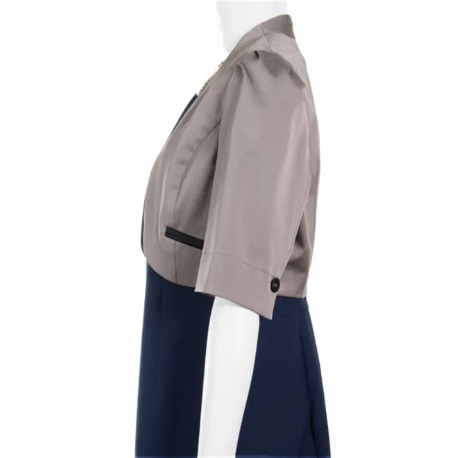 グレーブラウンの5分袖ジャケット