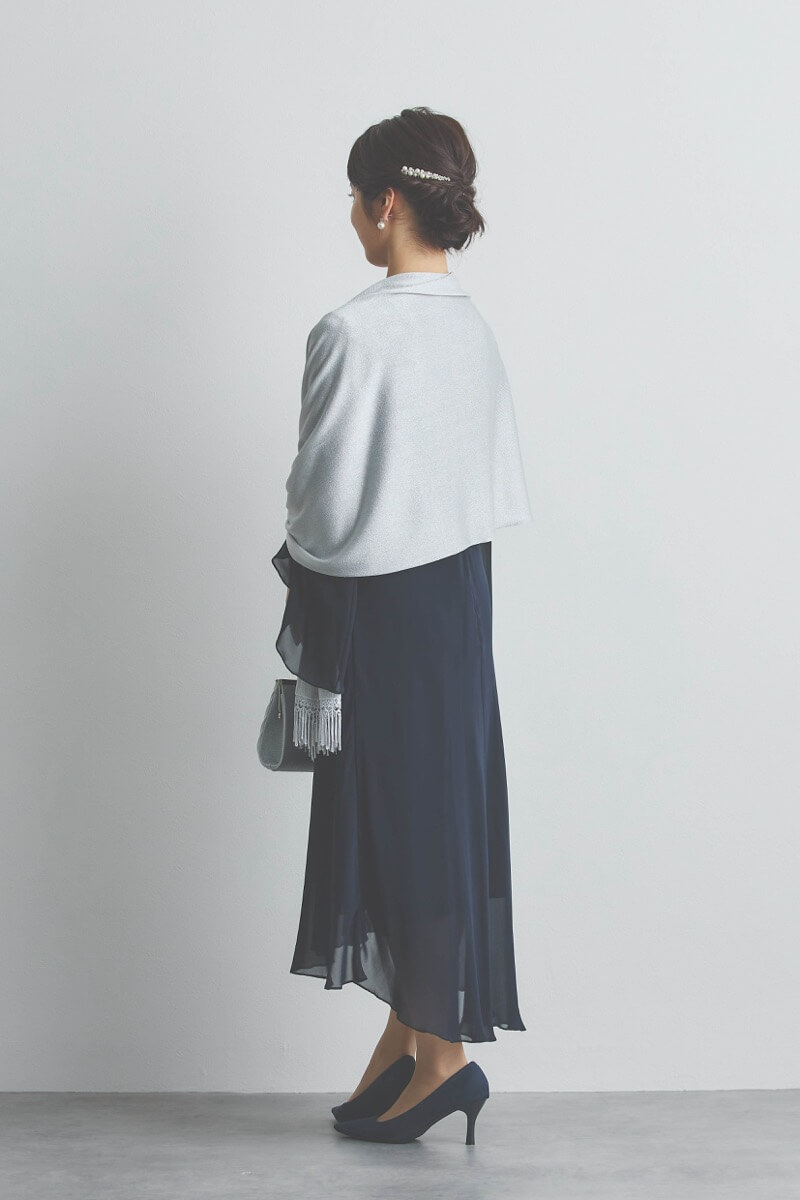 ネイビーのアシンメトリーシフォンドレス [ 店頭販売価格 49,500円 ]